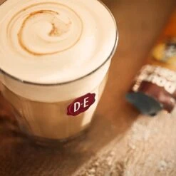 Douwe Egberts Verwenkoffie Latte Caramel Oploskoffie - 5 X 8 Zakjes -Koffie Series Winkel 1200x1200 305