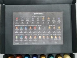 Koffie Proeverij Pakket Groot 40 Stuks Verschillende Smaken Met Mystery Card 'Get Well Soon' Met Persoonlijke (video) Boodschap | Verjaardag | Sinterklaas | Kerstpakket | Vaderdag | Moederdag | Jubileum | Valentijnsdag -Koffie Series Winkel 1200x899 1