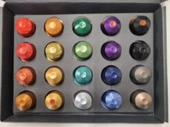 Koffie Proeverij Pakket Met 20 Stuks Verschillende Smaken En Mystery Card 'Enjoy The Sweet Moment' Met Persoonlijke (video) Boodschap | Verjaardag | Sinterklaas | Kerstpakket | Vaderdag | Moederdag | Jubileum | Valentijnsdag -Koffie Series Winkel 1200x899